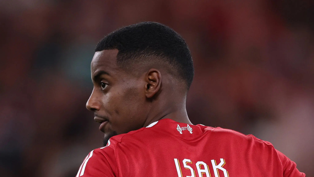 Dù thắng Inter, bom tấn 125 triệu Bảng của Liverpool vẫn bị ‘ném đá